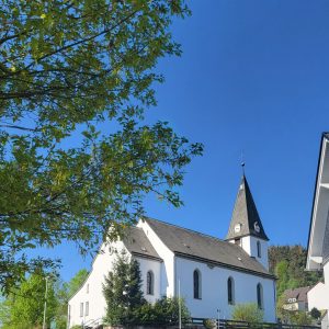 Kirche Dorfplatz Bontkirchen St. Vitus Wanderparkplatz